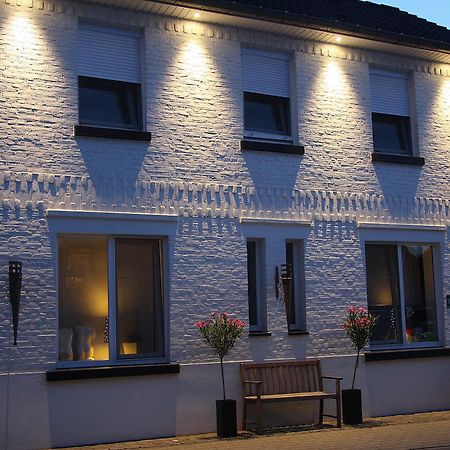 B&B Montenakerhof Riemst Exteriör bild