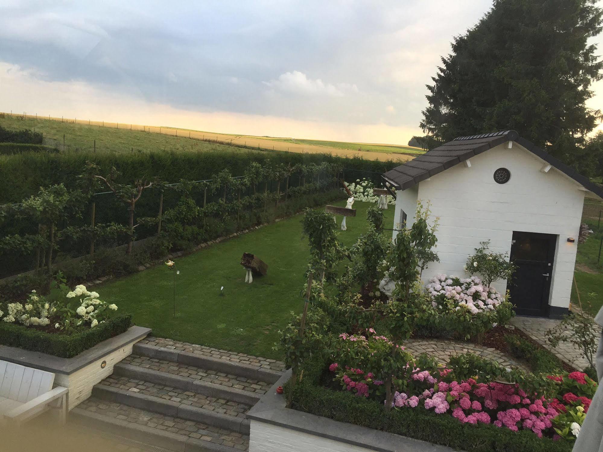 B&B Montenakerhof Riemst Exteriör bild
